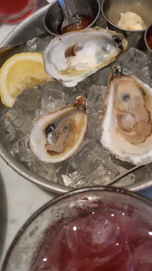 New York seafood spot with a relaxed, nautical look.